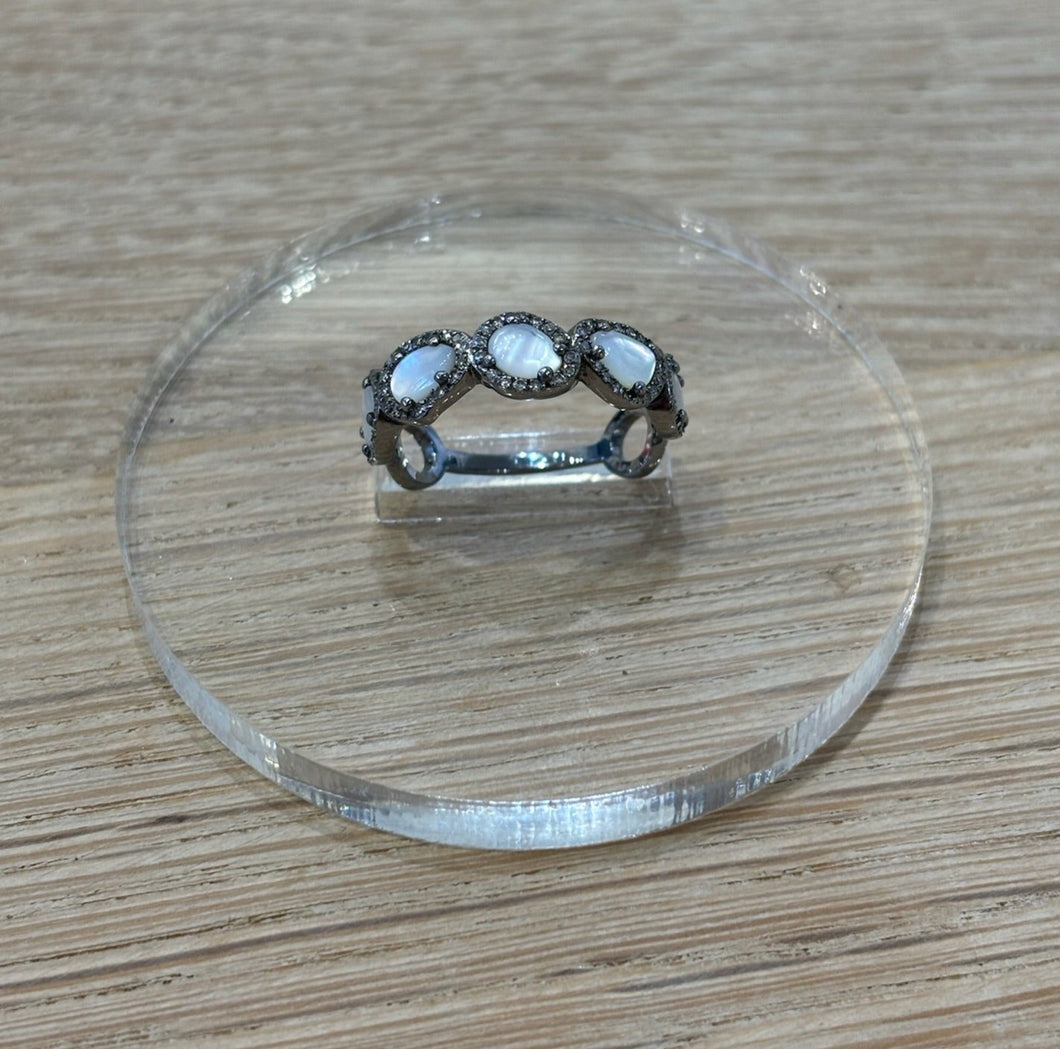 Vintage La Rose Moonstone Ring (VR154)